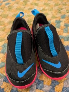 Nike Kids Slip-On Sneakers in Black, Blue & Pink